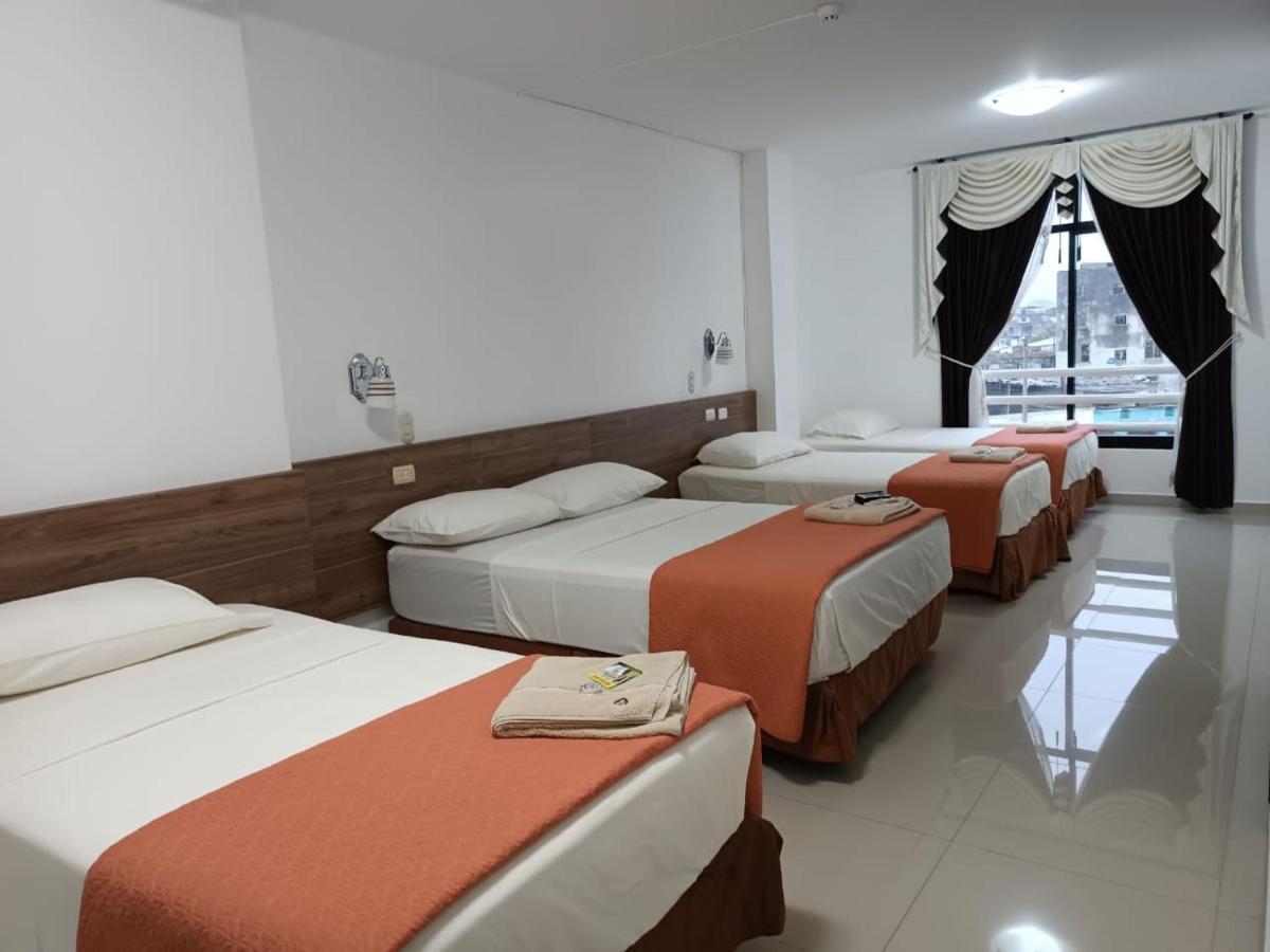 Hotel Quezada Hermanos Santo Domingo de los Colorados Exteriér fotografie