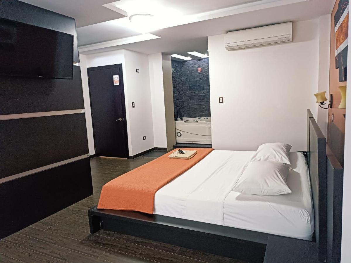 Hotel Quezada Hermanos Santo Domingo de los Colorados Exteriér fotografie